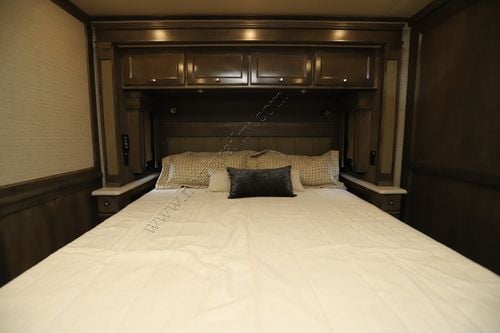 2022 Tiffin Motor Homes Allegro Red 37BA