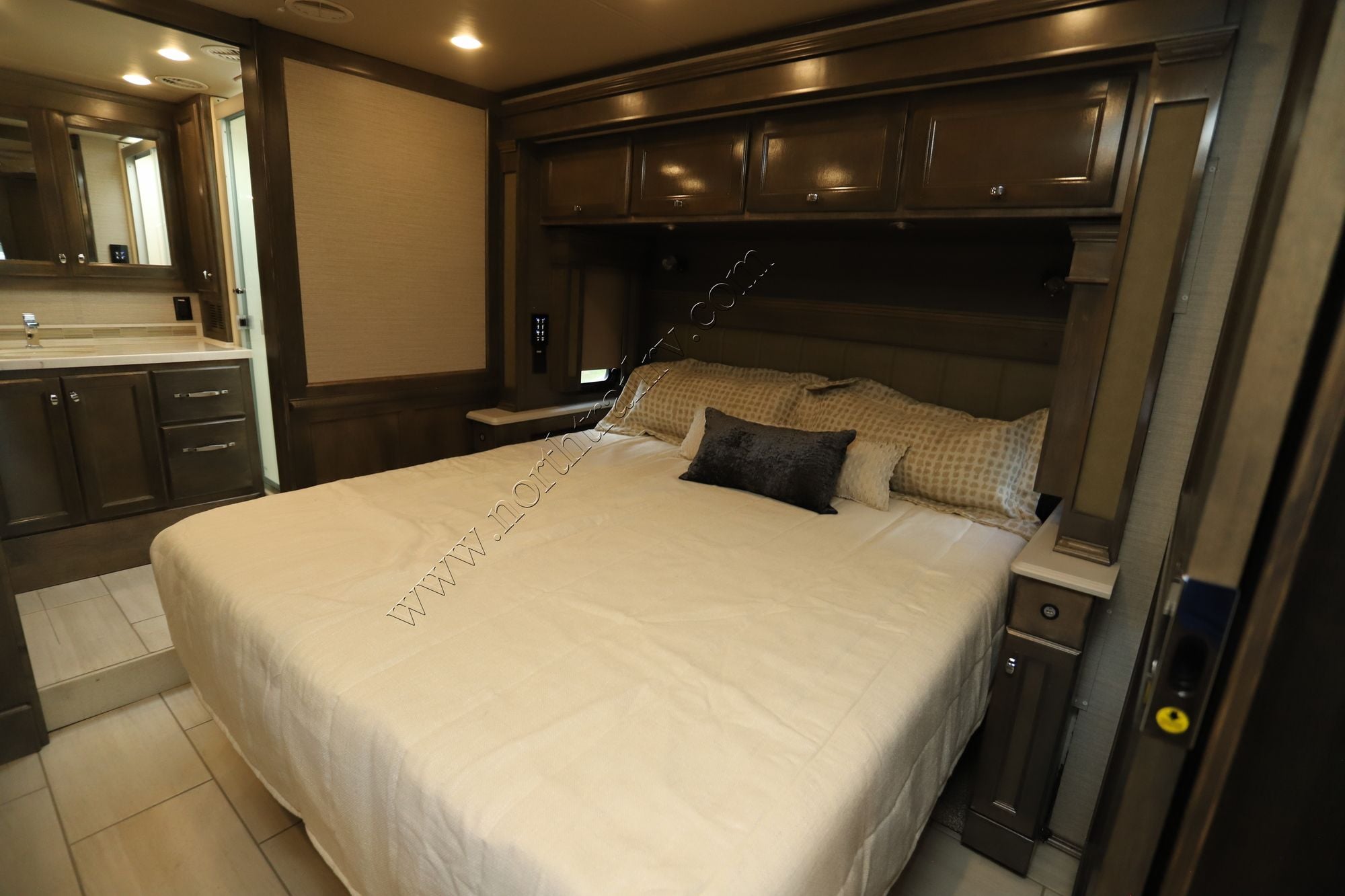 Used 2022 Tiffin Motor Homes Allegro Red 37BA Class A  For Sale