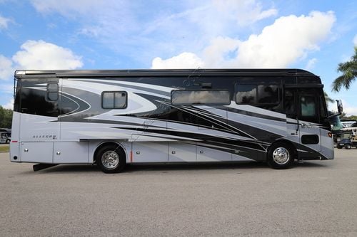 2022 Tiffin Motor Homes Allegro Red 37BA