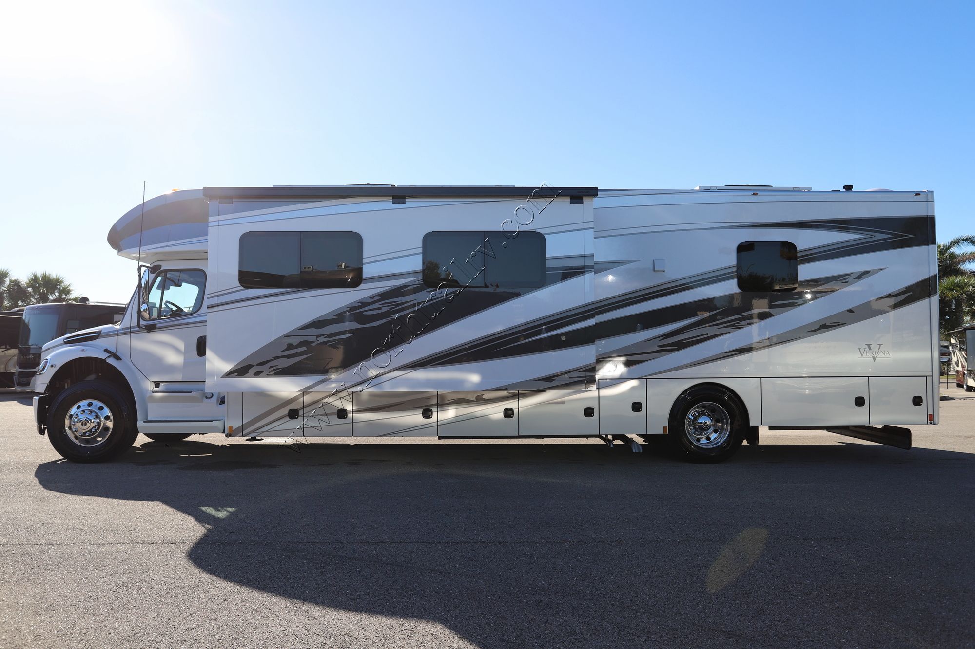 New 2026 Renegade Rv Verona 40VRB Super C  For Sale