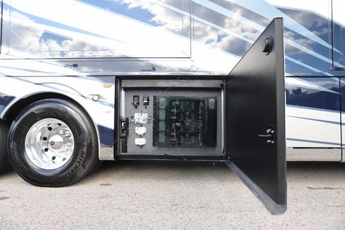 2026 Newmar Essex 4551