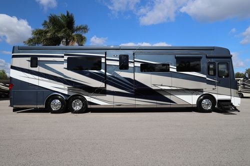 2026 Newmar Essex 4551