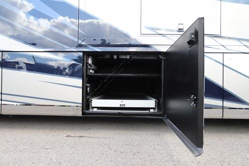 2026 Newmar Essex 4551