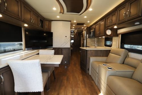 2021 Newmar Kountry Star 3426