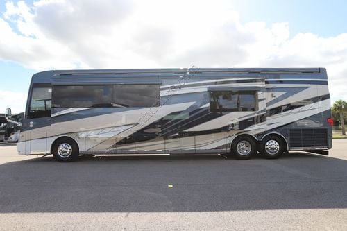 2026 Newmar Essex 4551