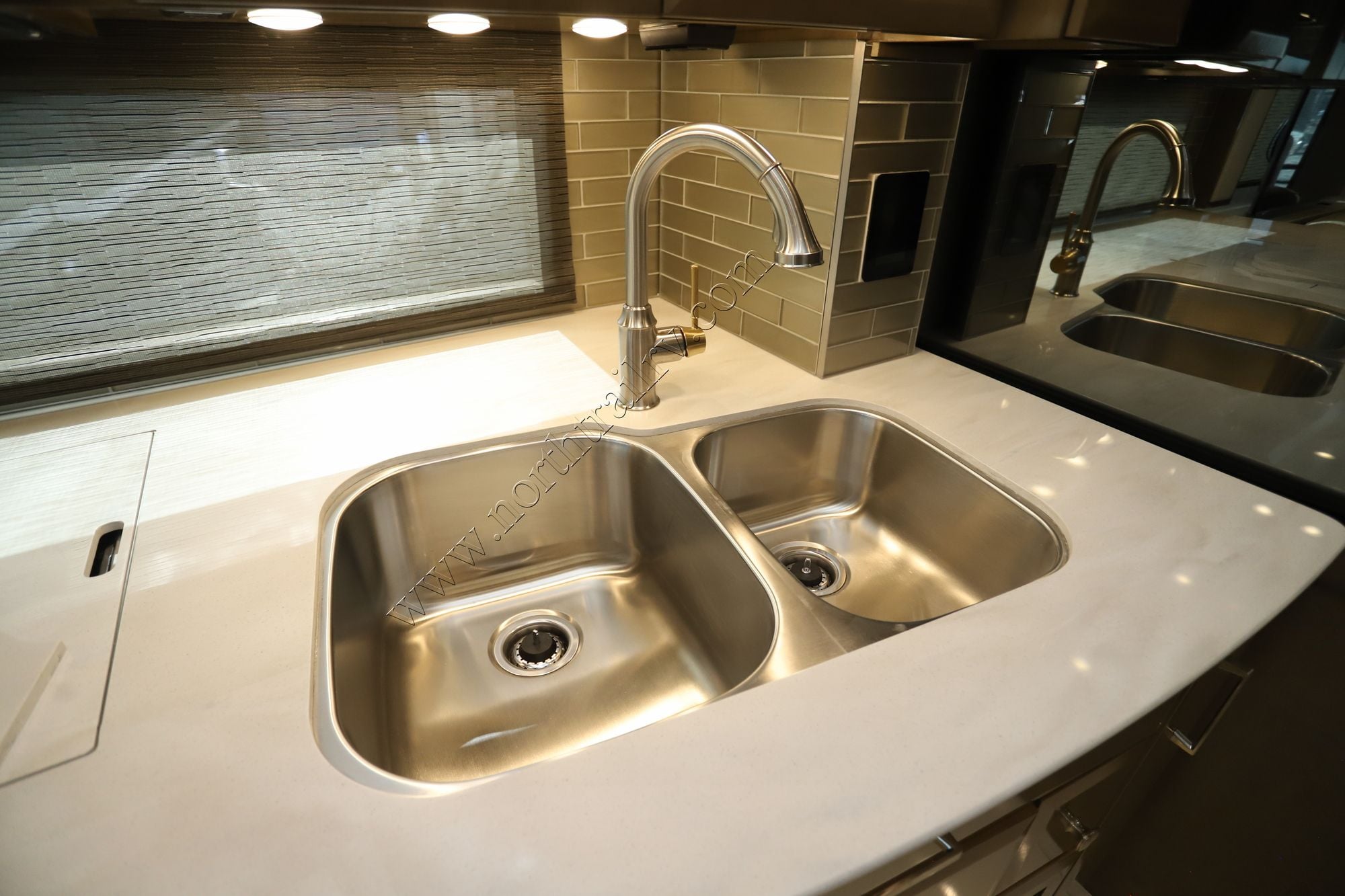 New 2026 Newmar Essex 4551 Class A  For Sale