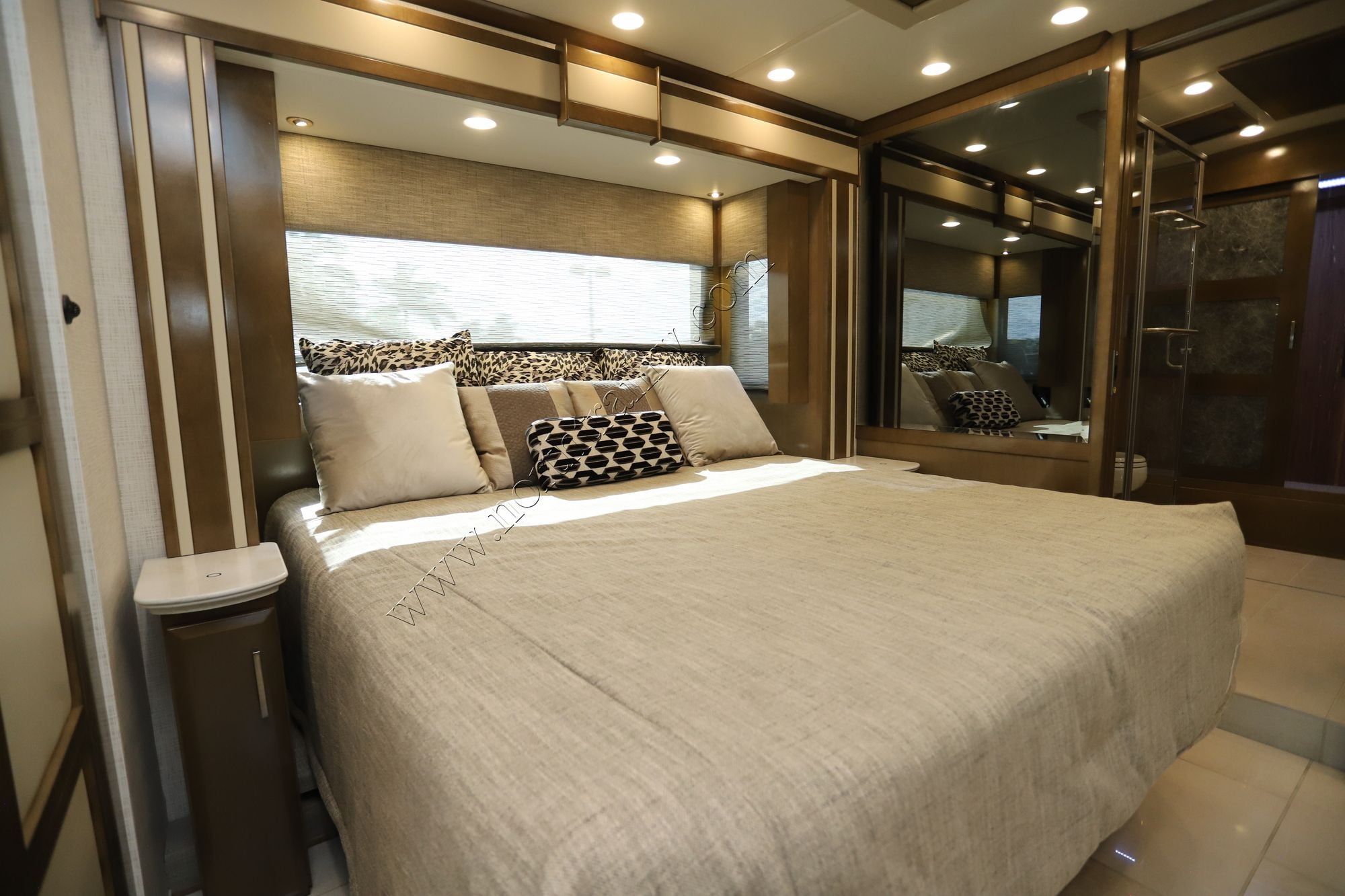 New 2026 Newmar Essex 4551 Class A  For Sale