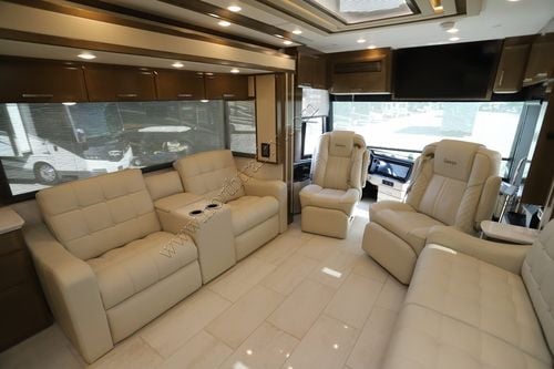 2026 Newmar Essex 4551