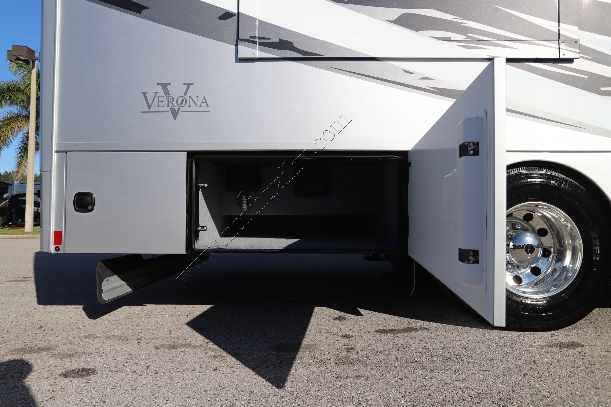 New 2026 Renegade Rv Verona 40VRB Super C  For Sale