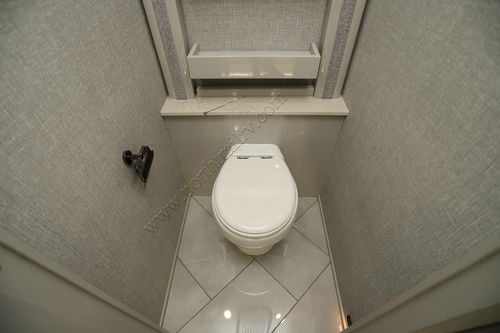 2023 American Coach American Eagle 45E