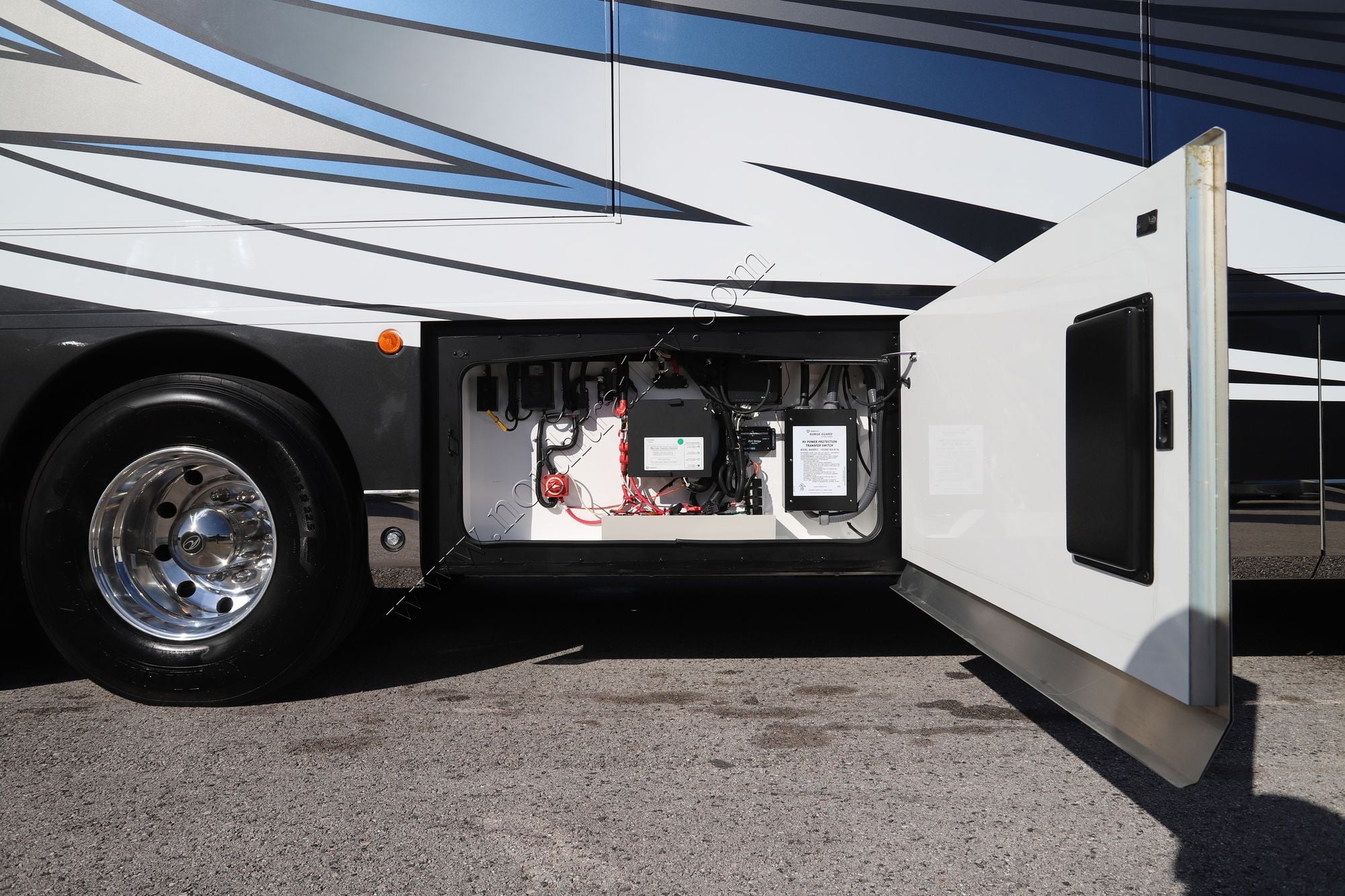 Used 2023 American Coach American Eagle 45E Class A  For Sale