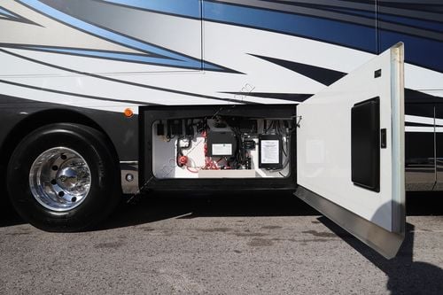 2023 American Coach American Eagle 45E