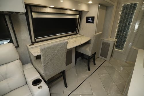 2023 American Coach American Eagle 45E