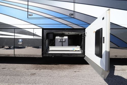 2023 American Coach American Eagle 45E