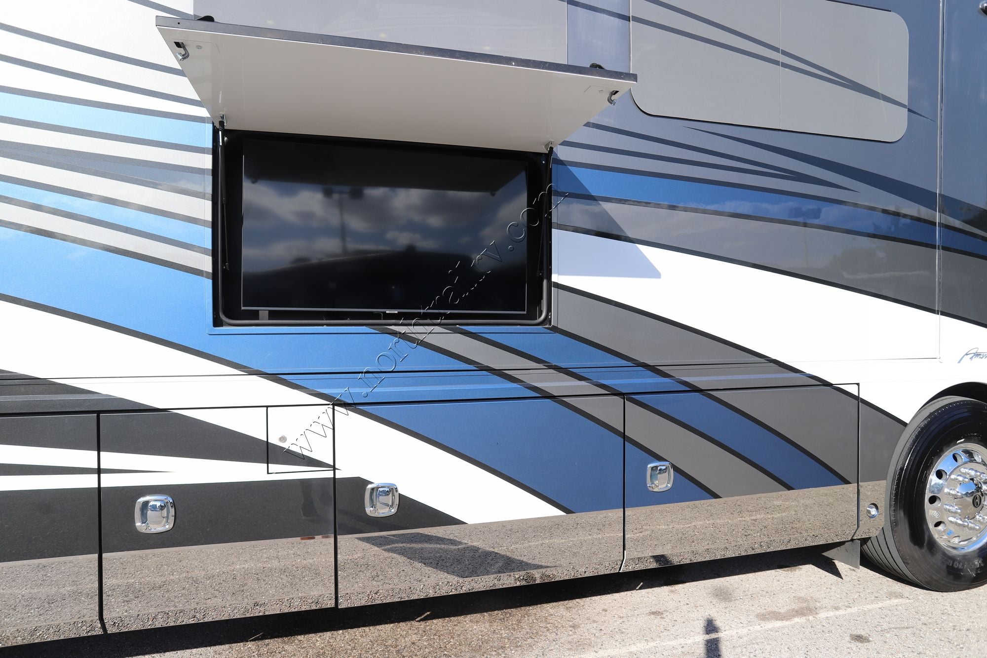 Used 2023 American Coach American Eagle 45E Class A  For Sale