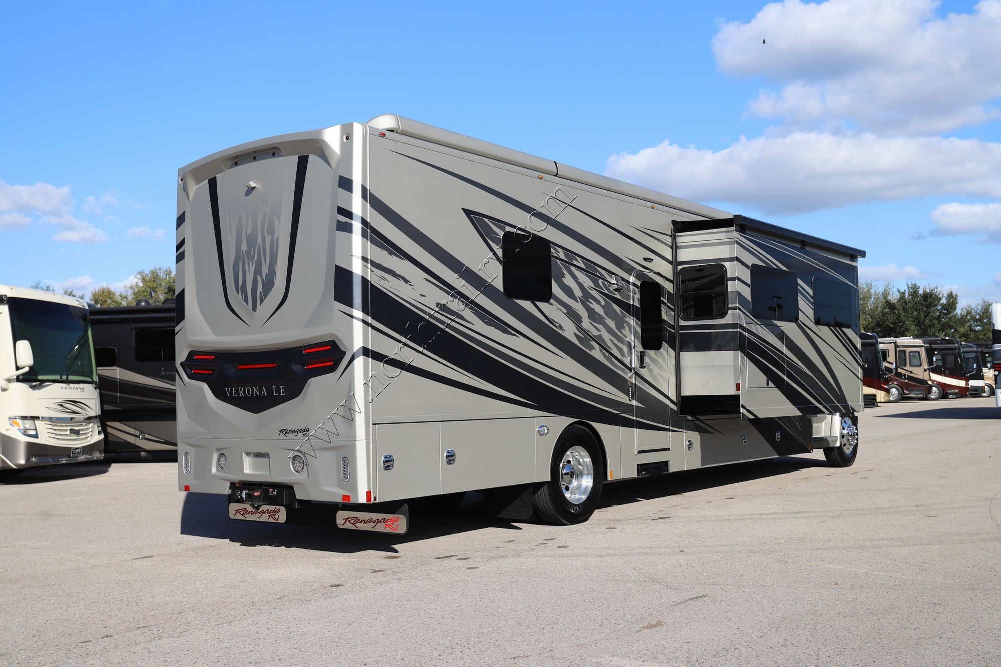 Used 2025 Renegade Rv Verona Le 40LRB Super C  For Sale