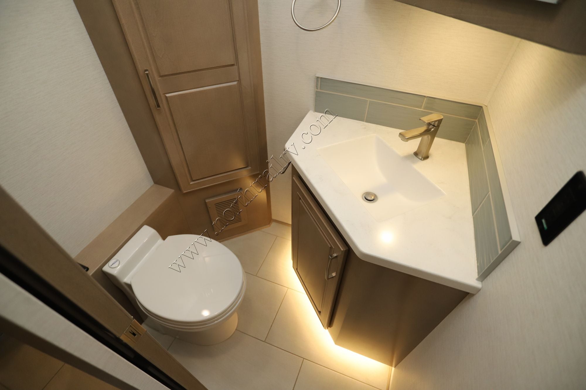 Used 2025 Renegade Rv Verona Le 40LRB Super C  For Sale