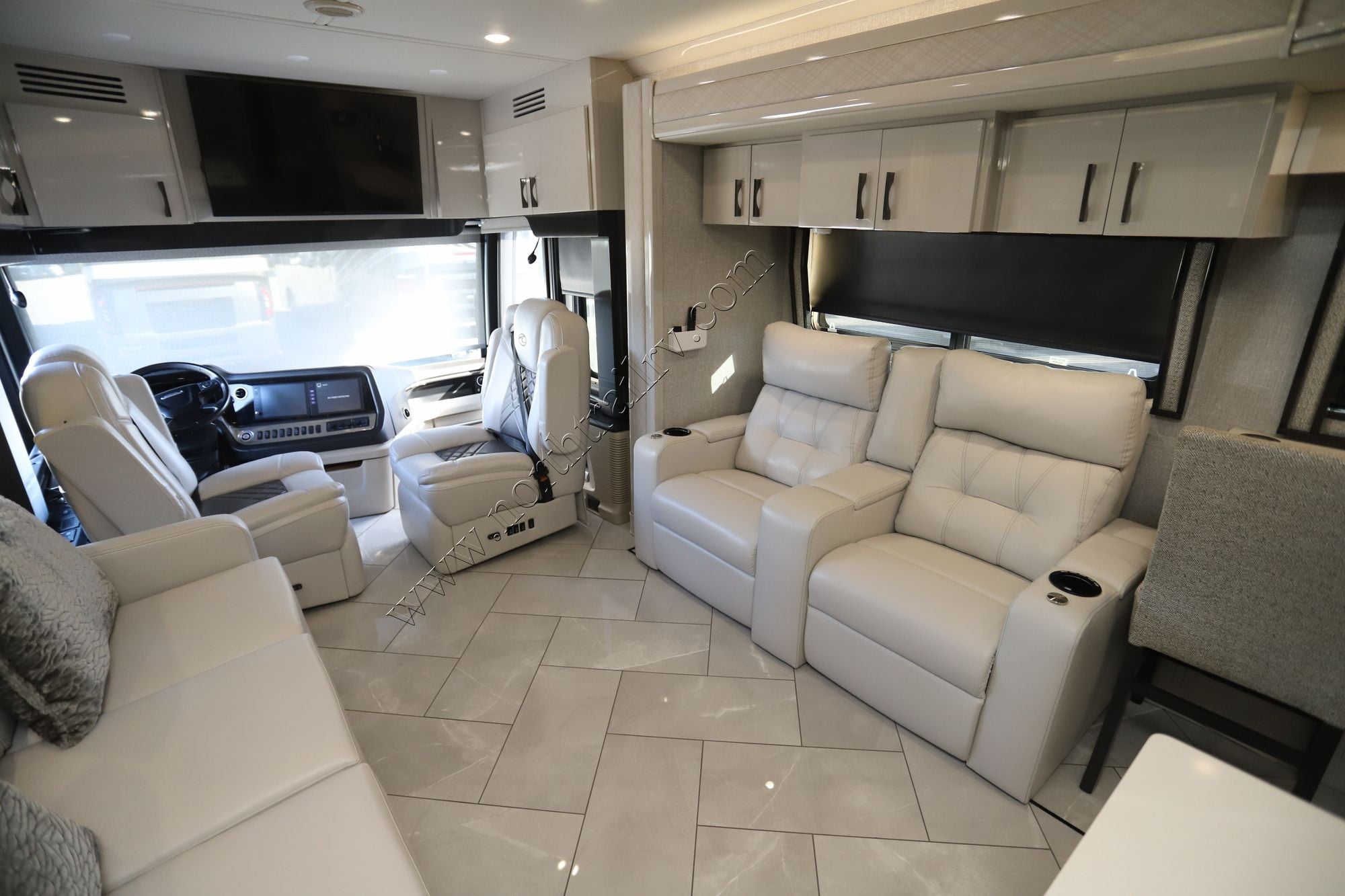 Used 2023 American Coach American Eagle 45E Class A  For Sale