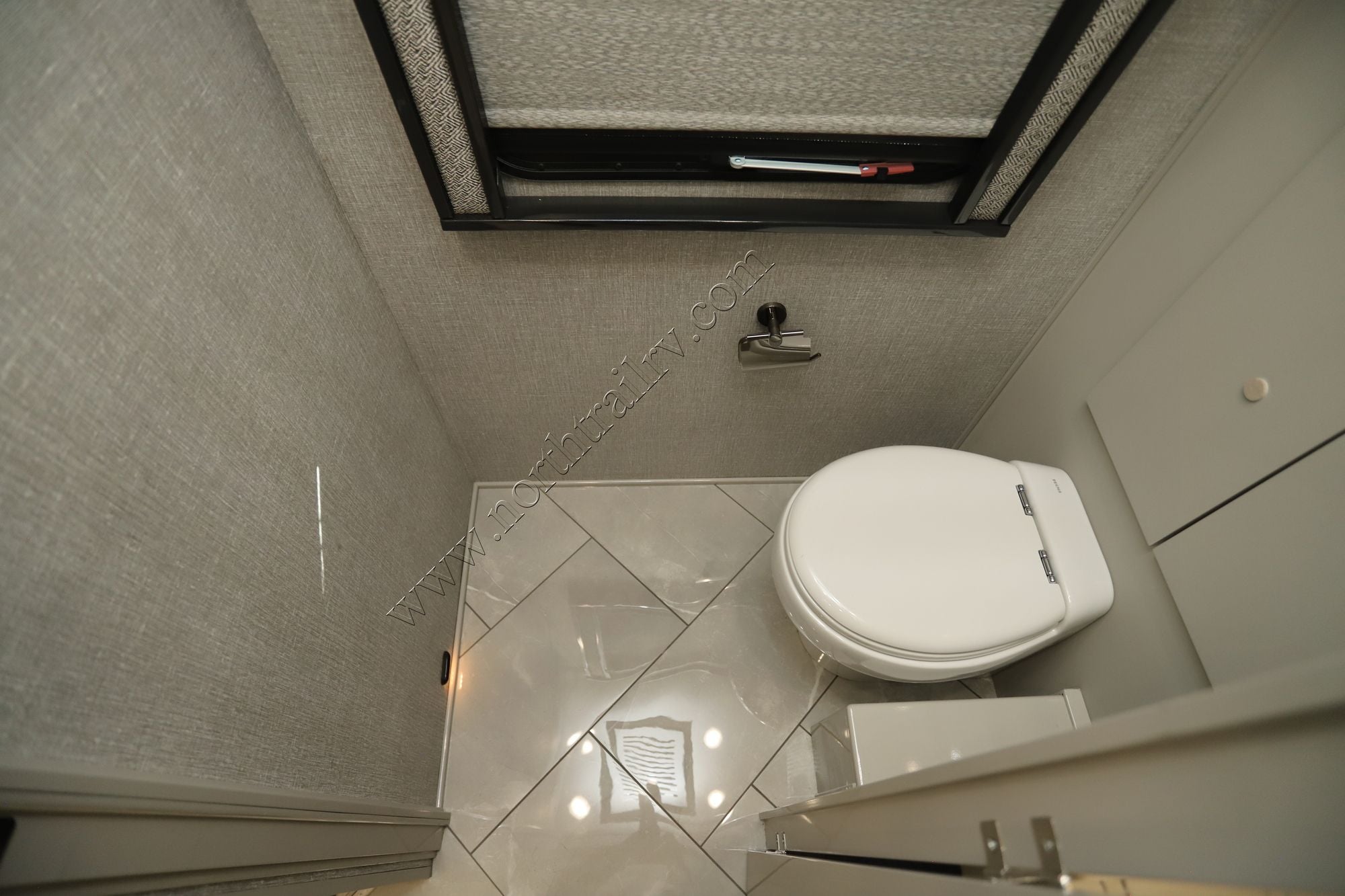 Used 2023 American Coach American Eagle 45E Class A  For Sale