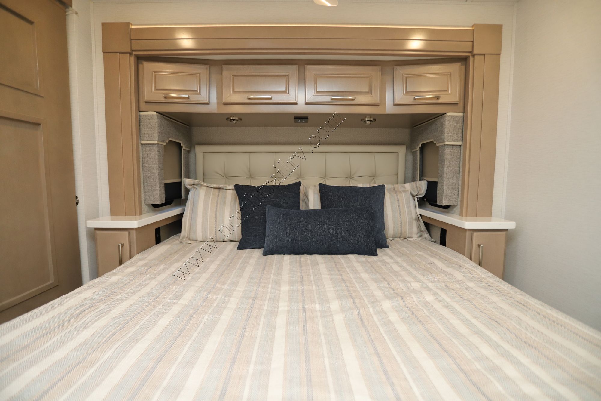 Used 2025 Renegade Rv Verona Le 40LRB Super C  For Sale