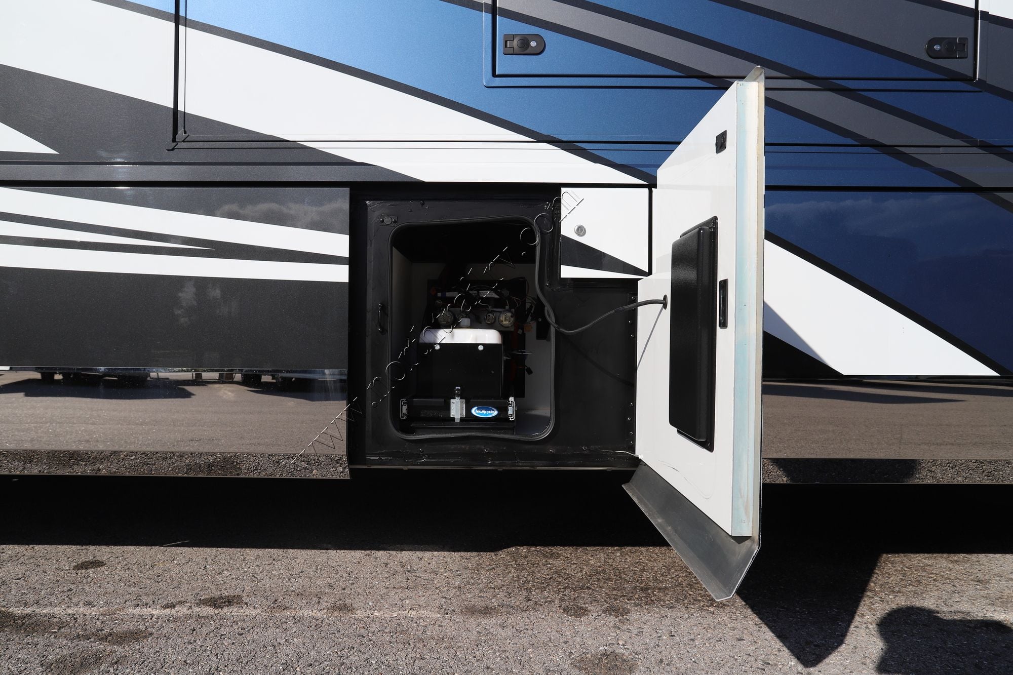 Used 2023 American Coach American Eagle 45E Class A  For Sale