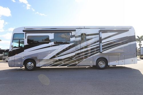 2023 Newmar Ventana 3717