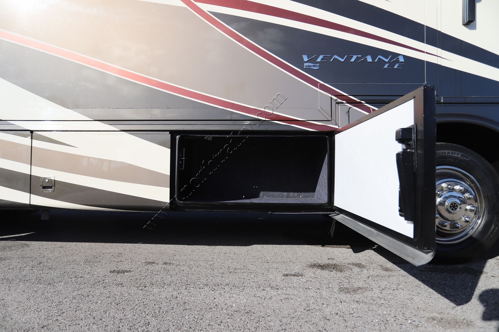 Used 2019 Newmar Ventana Le 3412 Class A  For Sale
