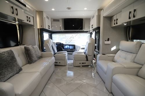 2023 American Coach American Eagle 45E