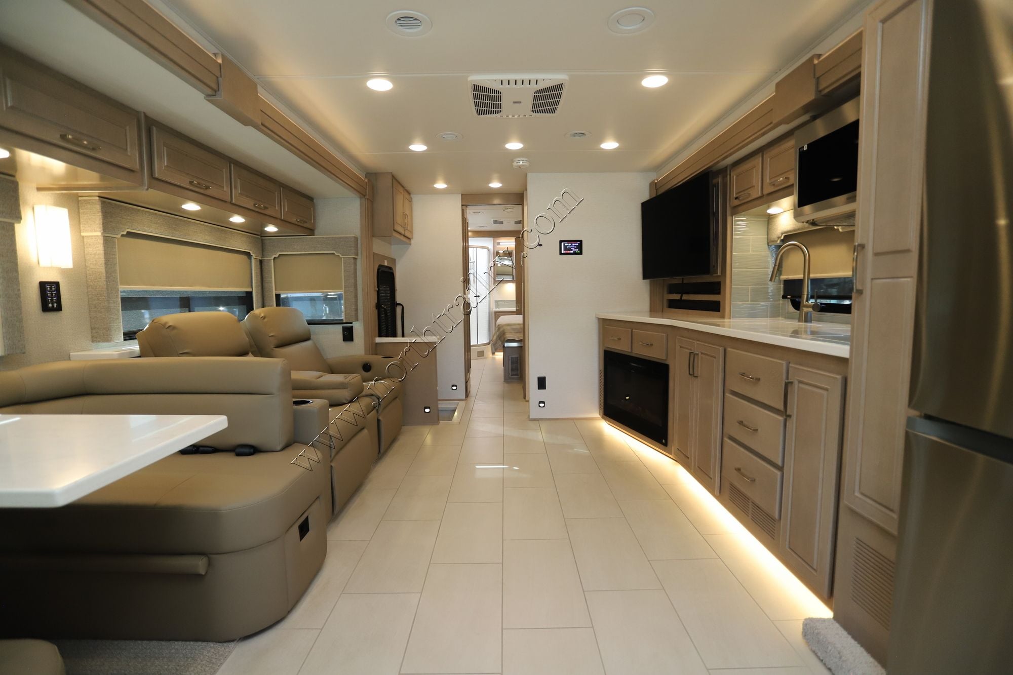 Used 2025 Renegade Rv Verona Le 40LRB Super C  For Sale