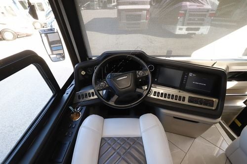 2023 American Coach American Eagle 45E