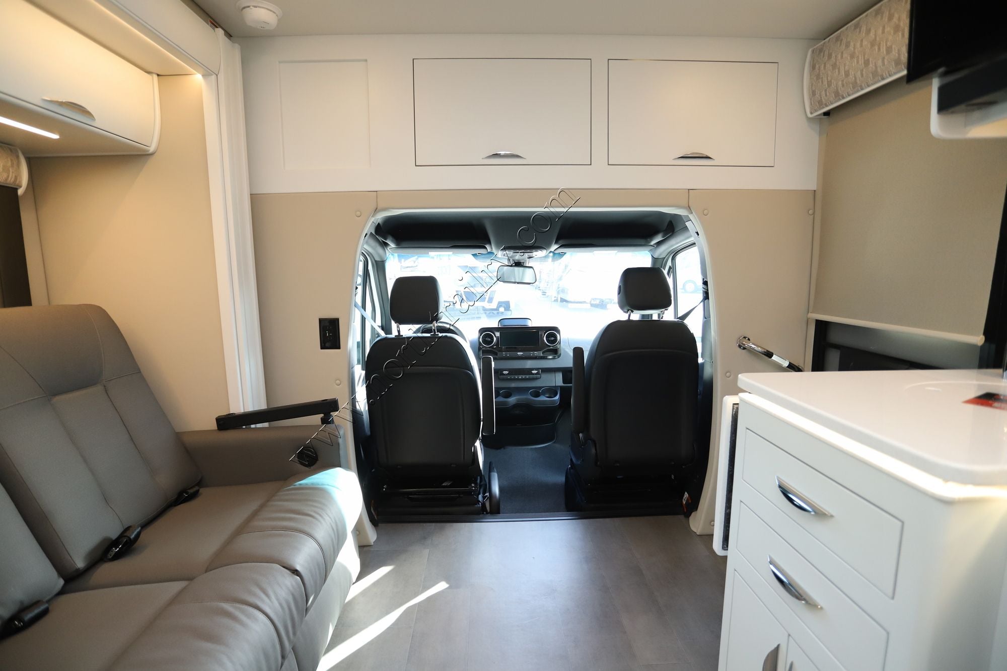 New 2026 Renegade Rv Vienna 25TBN Class C  For Sale