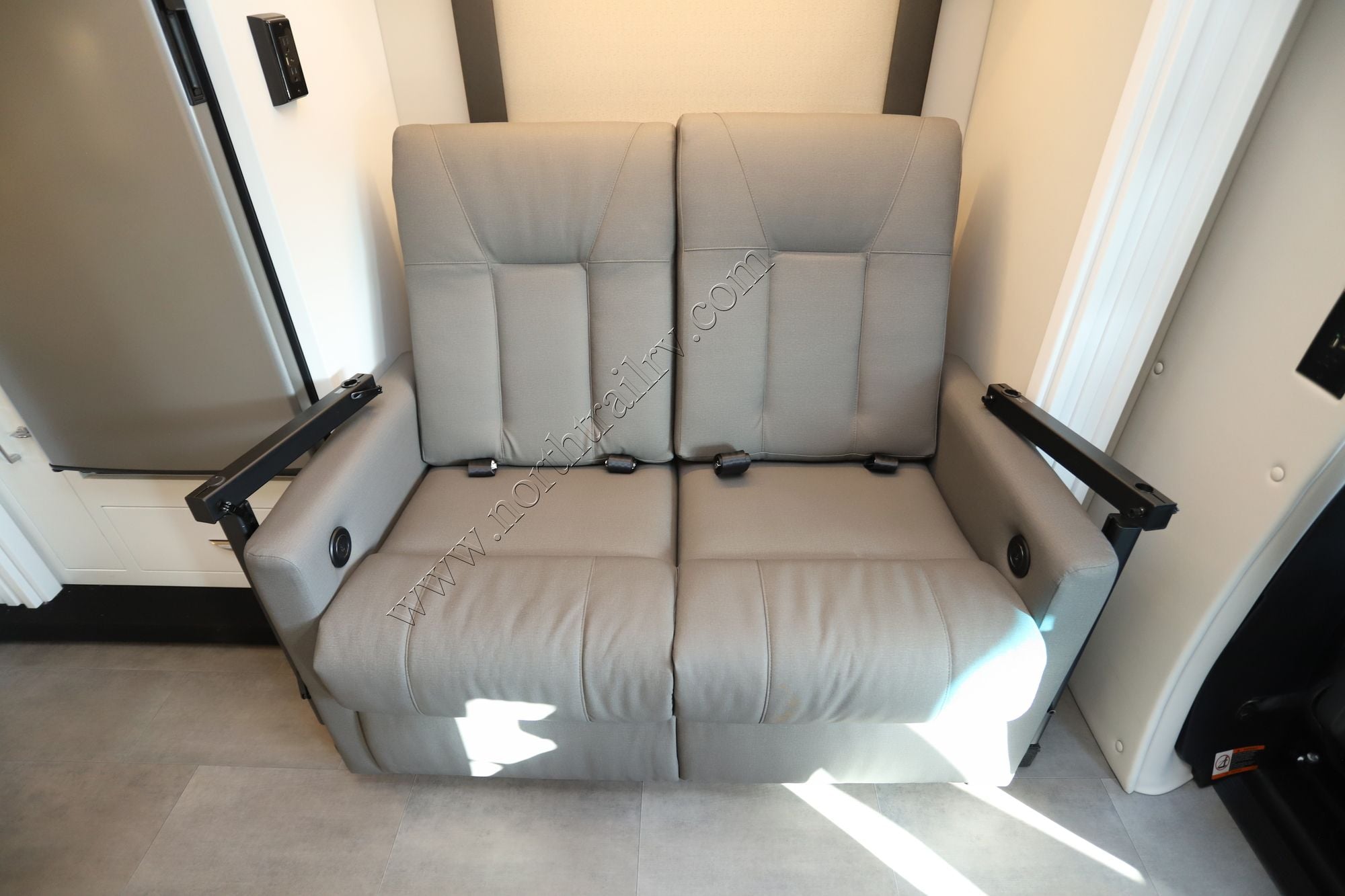 New 2026 Renegade Rv Vienna 25TBN Class C  For Sale