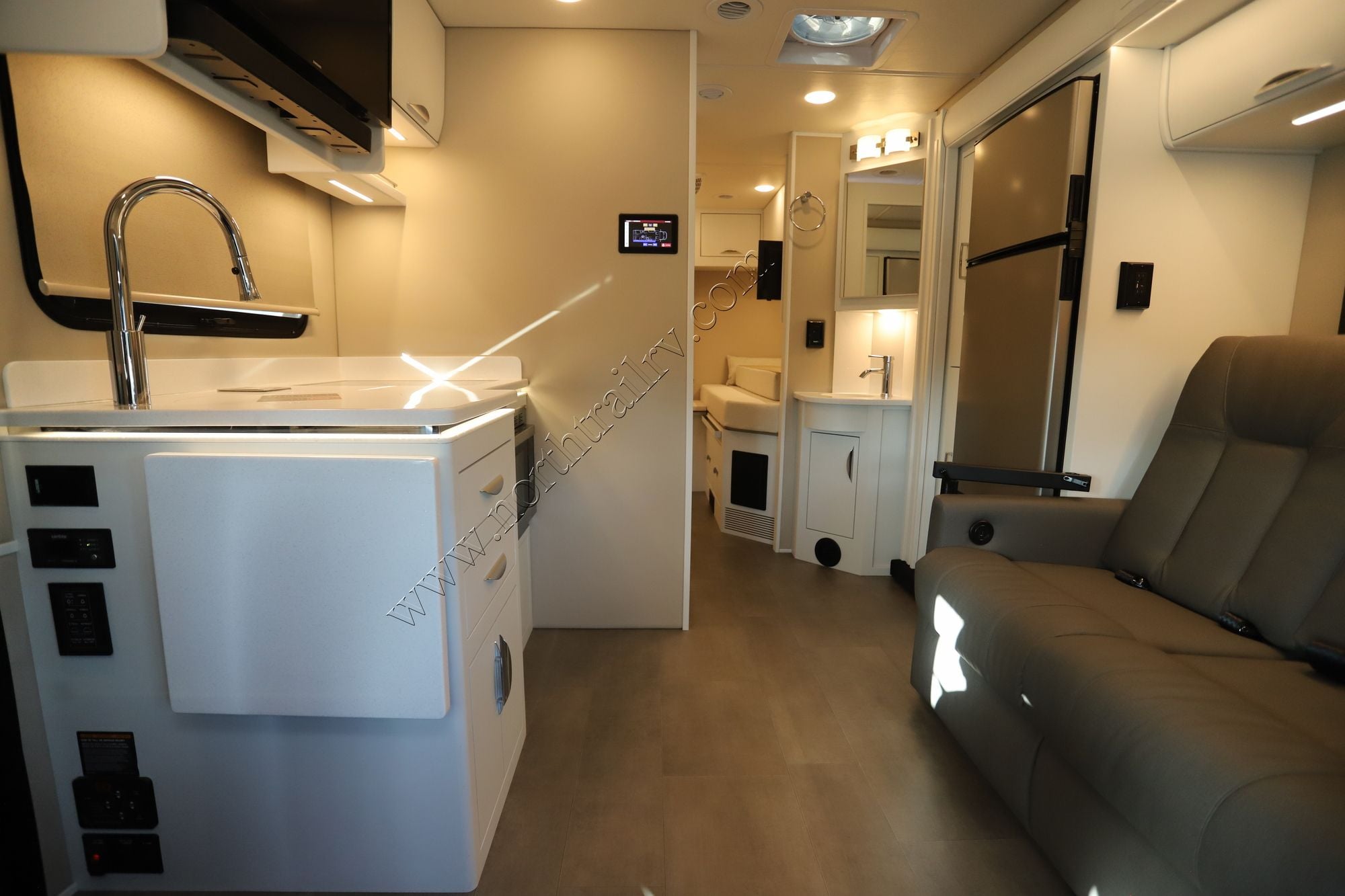 New 2026 Renegade Rv Vienna 25TBN Class C  For Sale