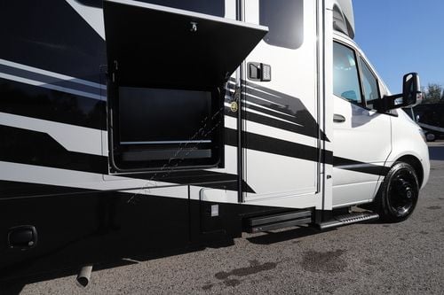 2026 Renegade Rv Vienna 25TBN