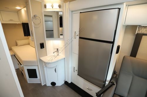 2026 Renegade Rv Vienna 25TBN