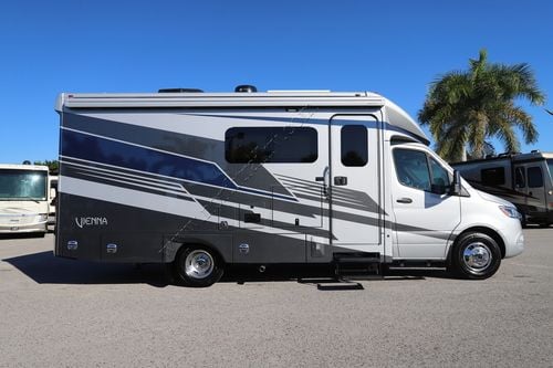 2026 Renegade Rv Vienna 25RML