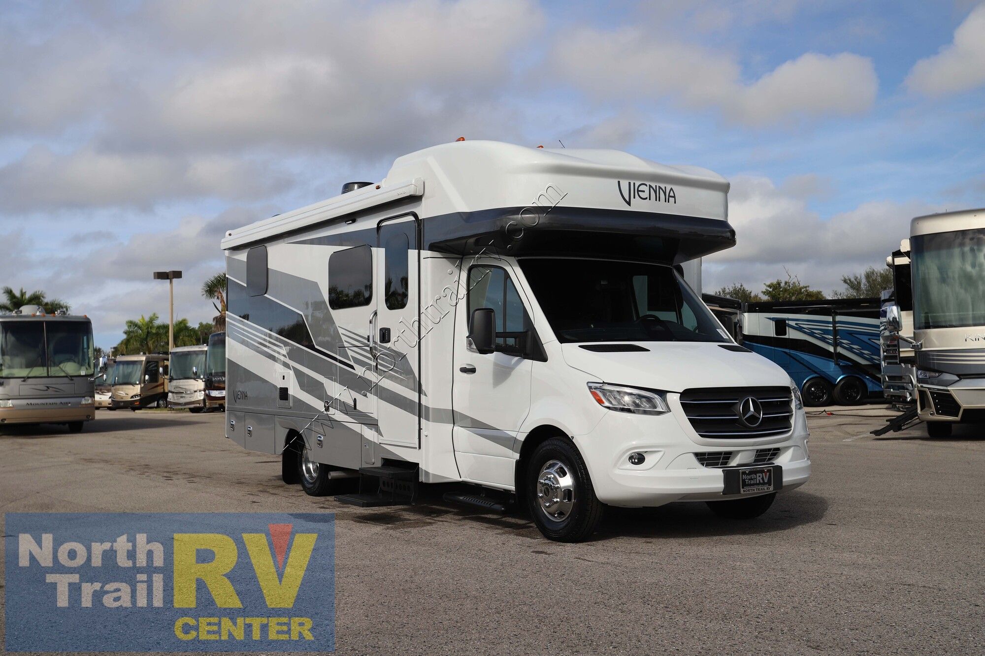 New 2026 Renegade Rv Vienna 25FWC Class C  For Sale