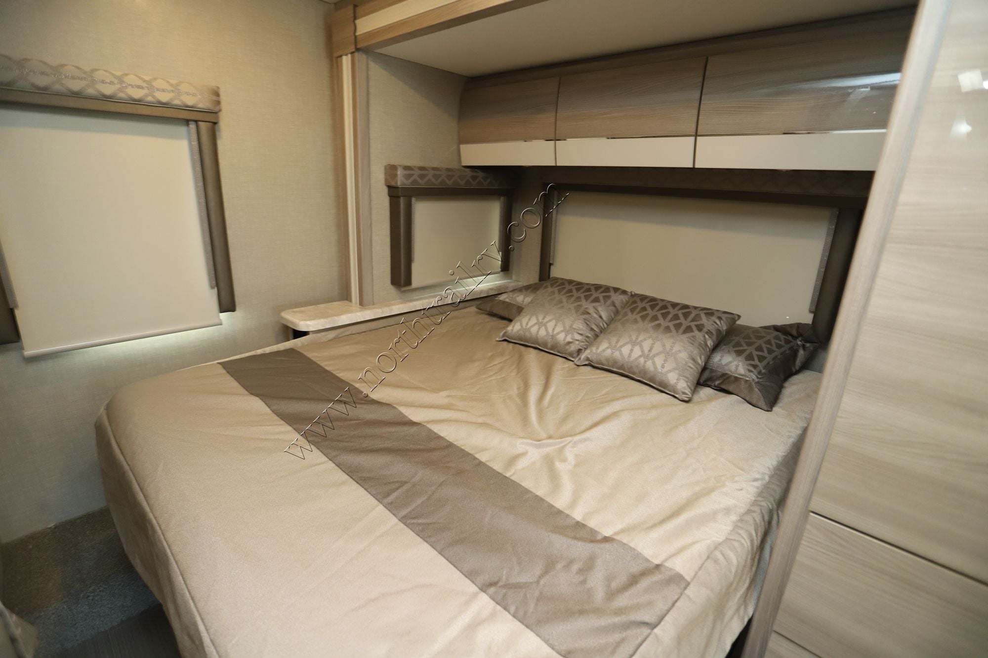 Used 2023 Thor Delano 24TT Class C  For Sale