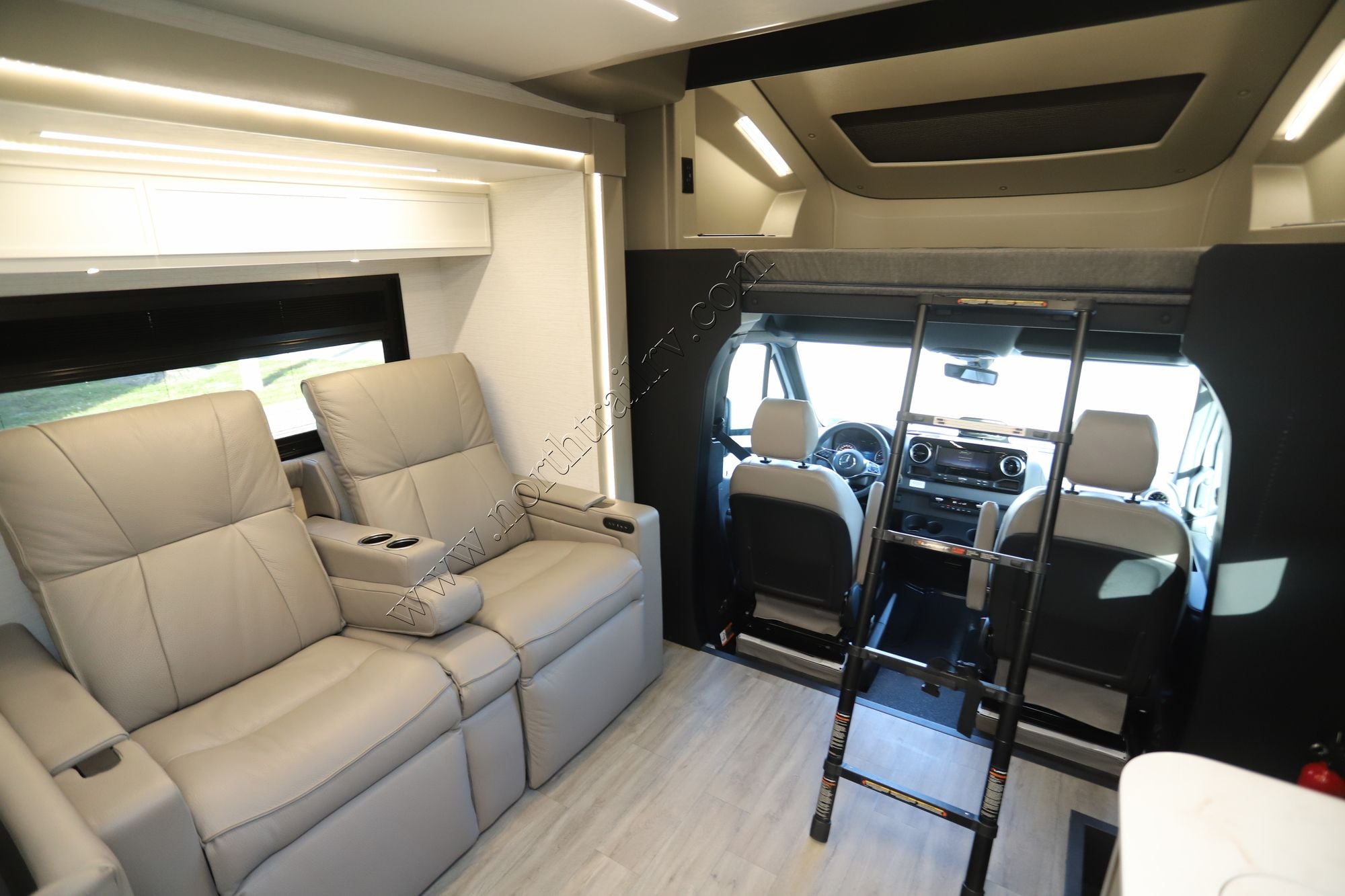 New 2026 Newmar Freedom Aire 2515 Class C  For Sale