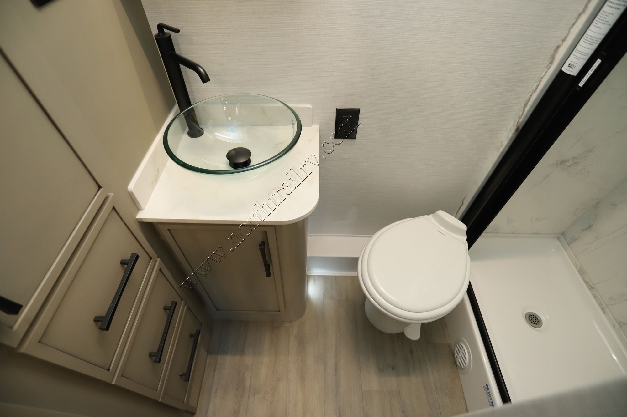 New 2026 Newmar Freedom Aire 2515 Class C  For Sale