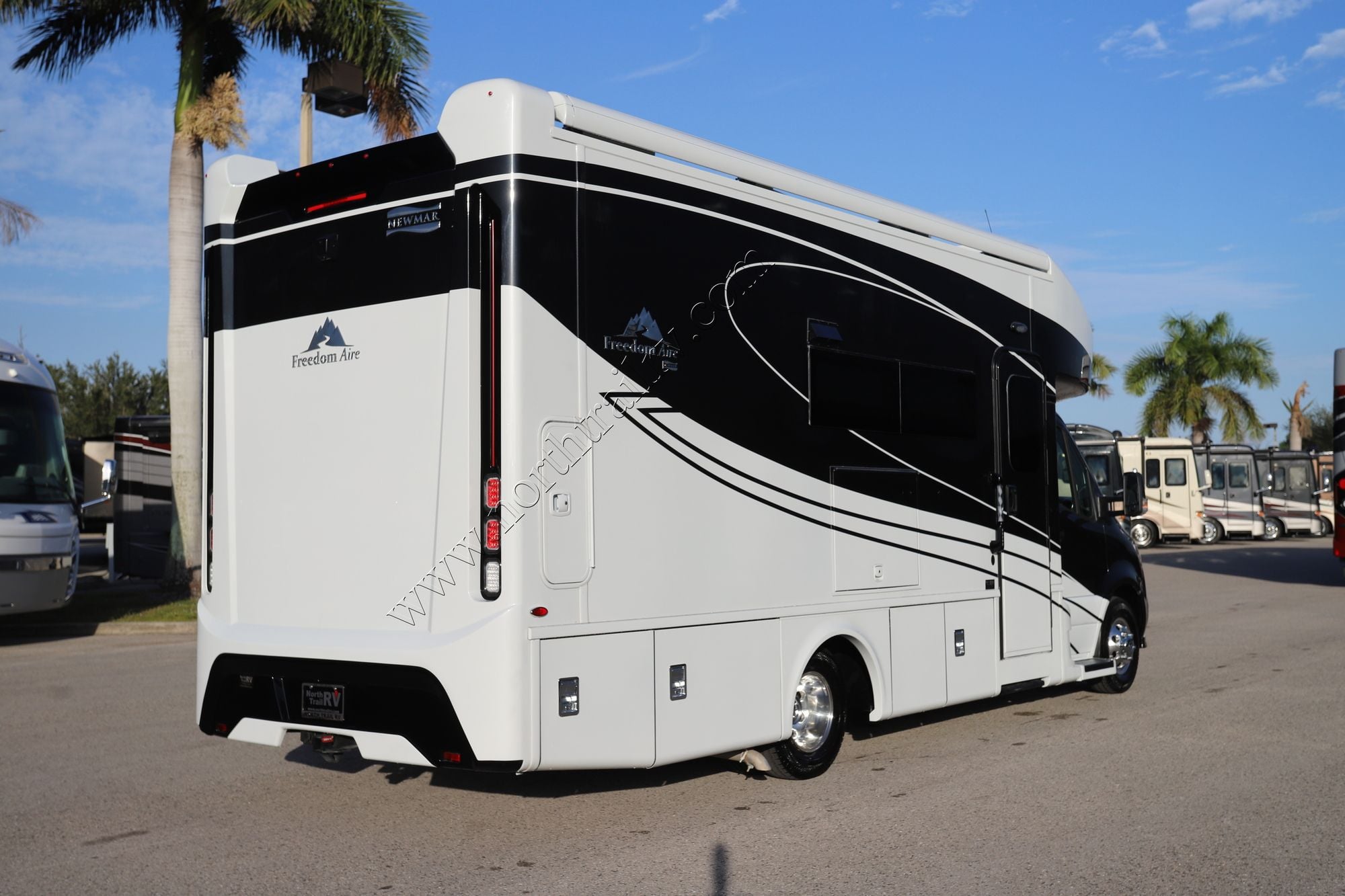 New 2026 Newmar Freedom Aire 2515 Class C  For Sale
