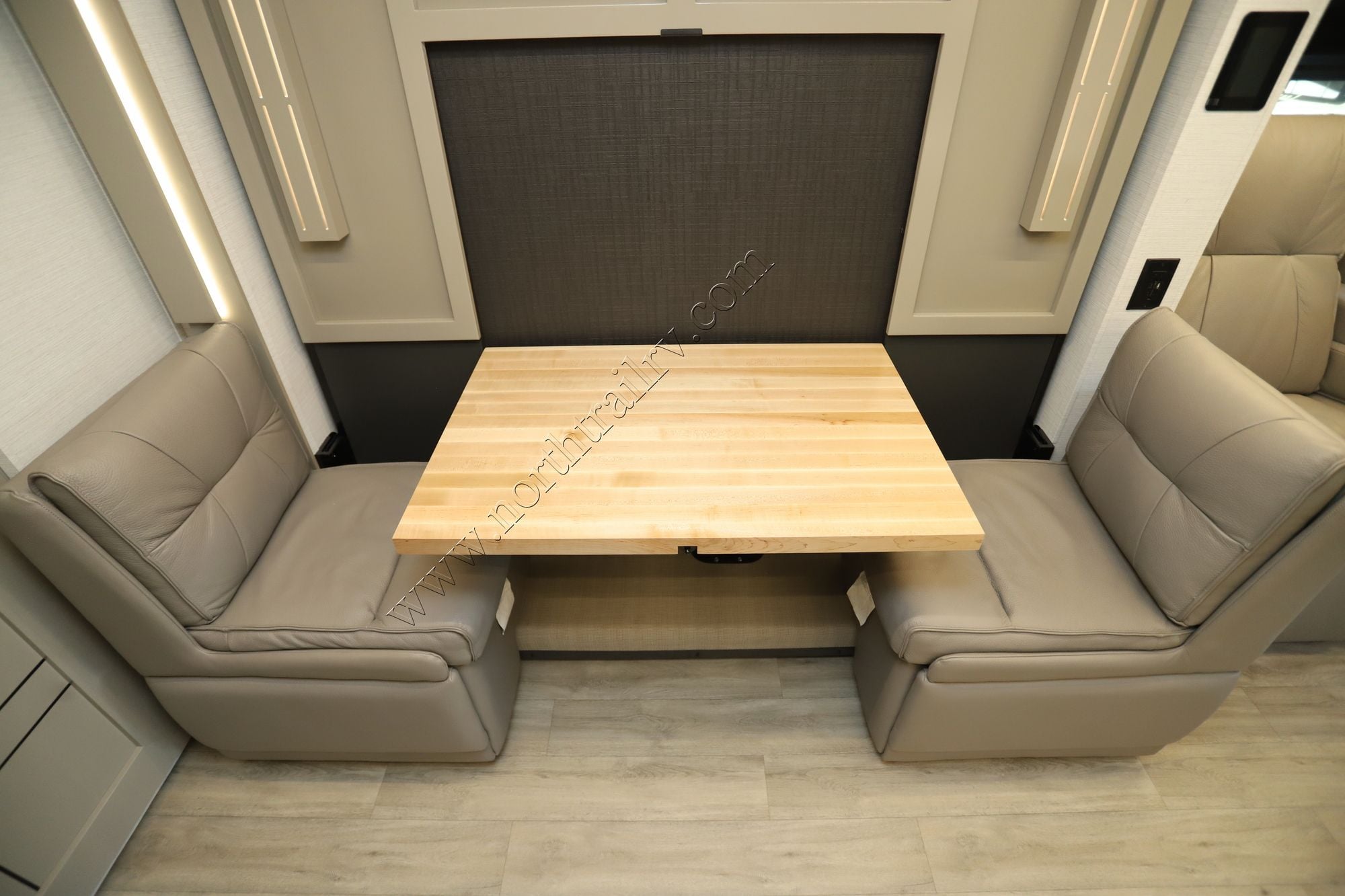 New 2026 Newmar Freedom Aire 2515 Class C  For Sale