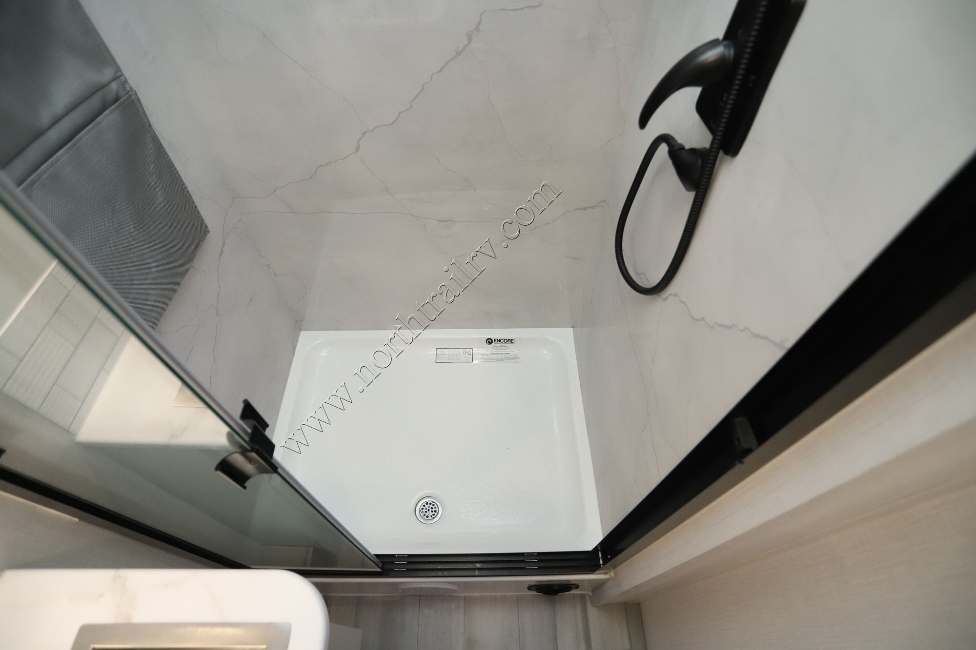 New 2026 Dynamax Isata 6 31KS 4X4 Super C  For Sale