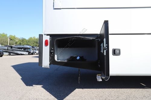 2026 Dynamax Isata 6 31KS 4X4