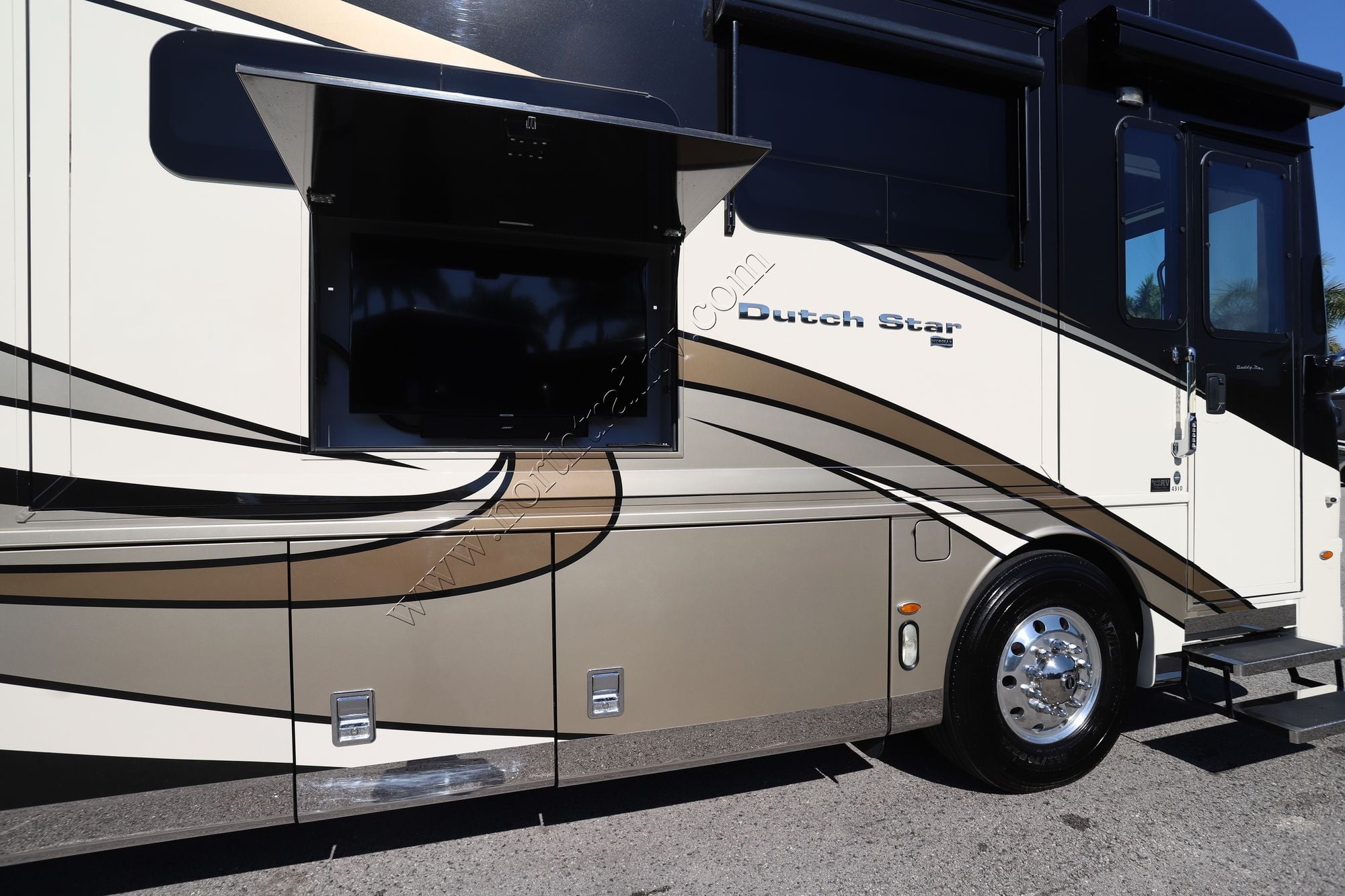 Used 2020 Newmar Dutch Star 4310 Class A  For Sale