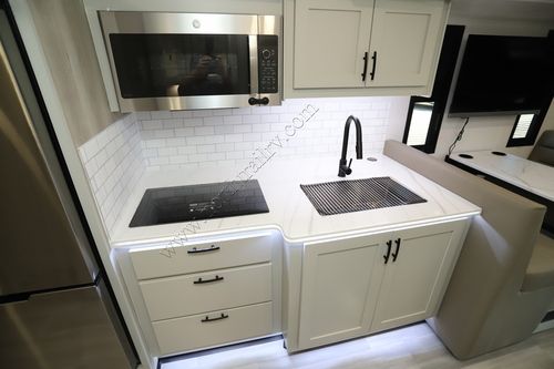 2026 Dynamax Isata 6 31KS 4X4