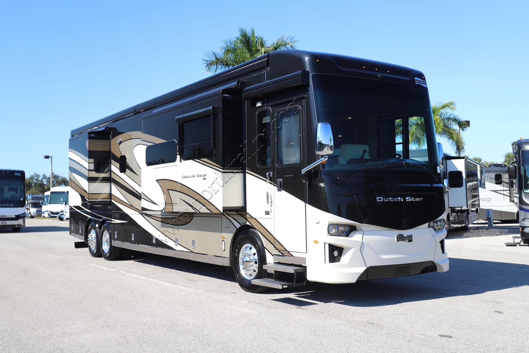 Used 2020 Newmar Dutch Star 4310 Class A  For Sale