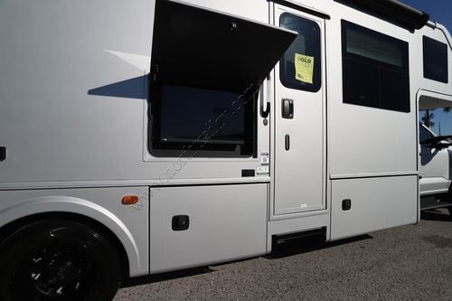 2026 Dynamax Isata 6 31KS 4X4