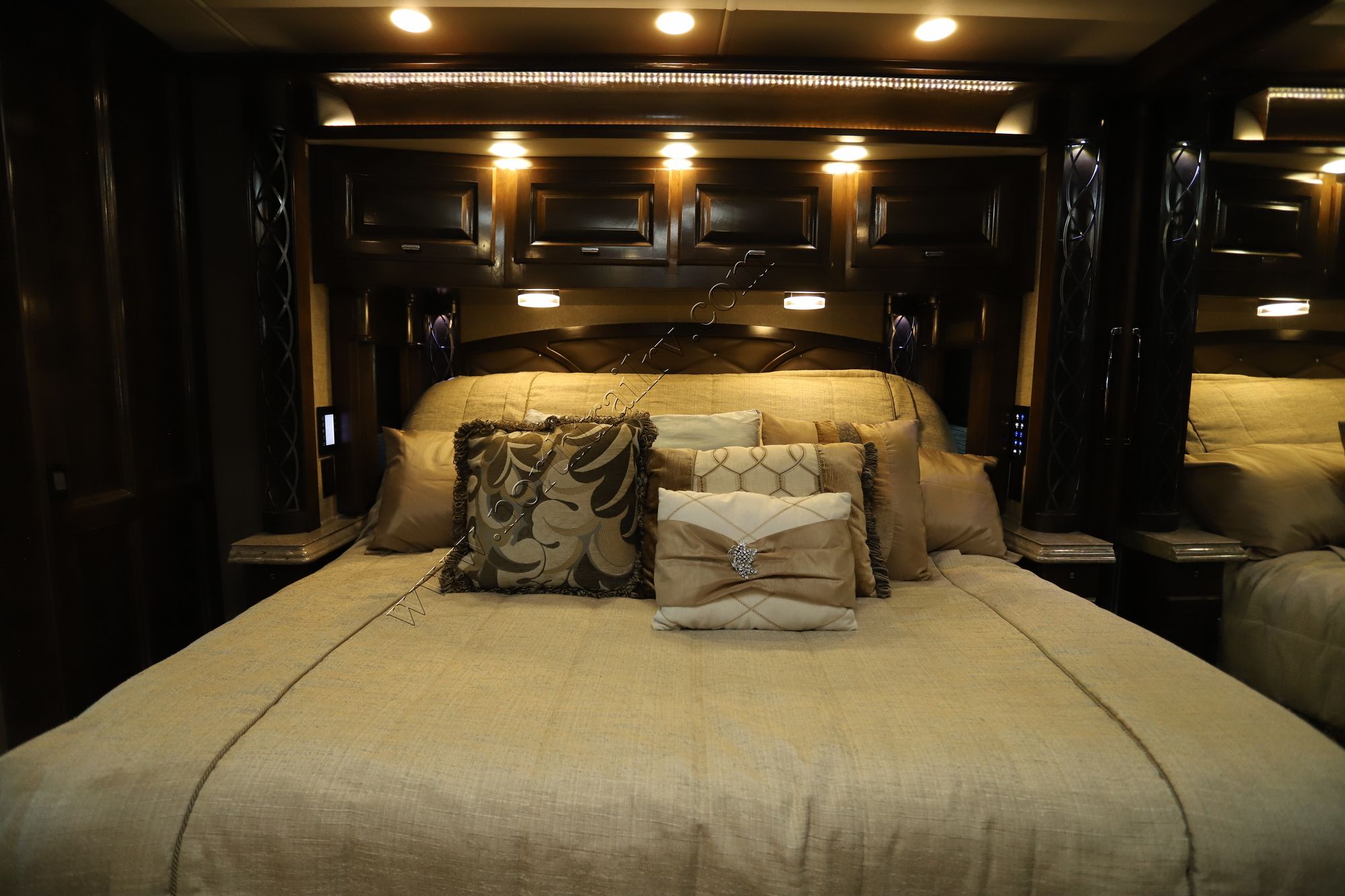 Used 2018 Tiffin Motor Homes Allegro Bus 37AP Class A  For Sale