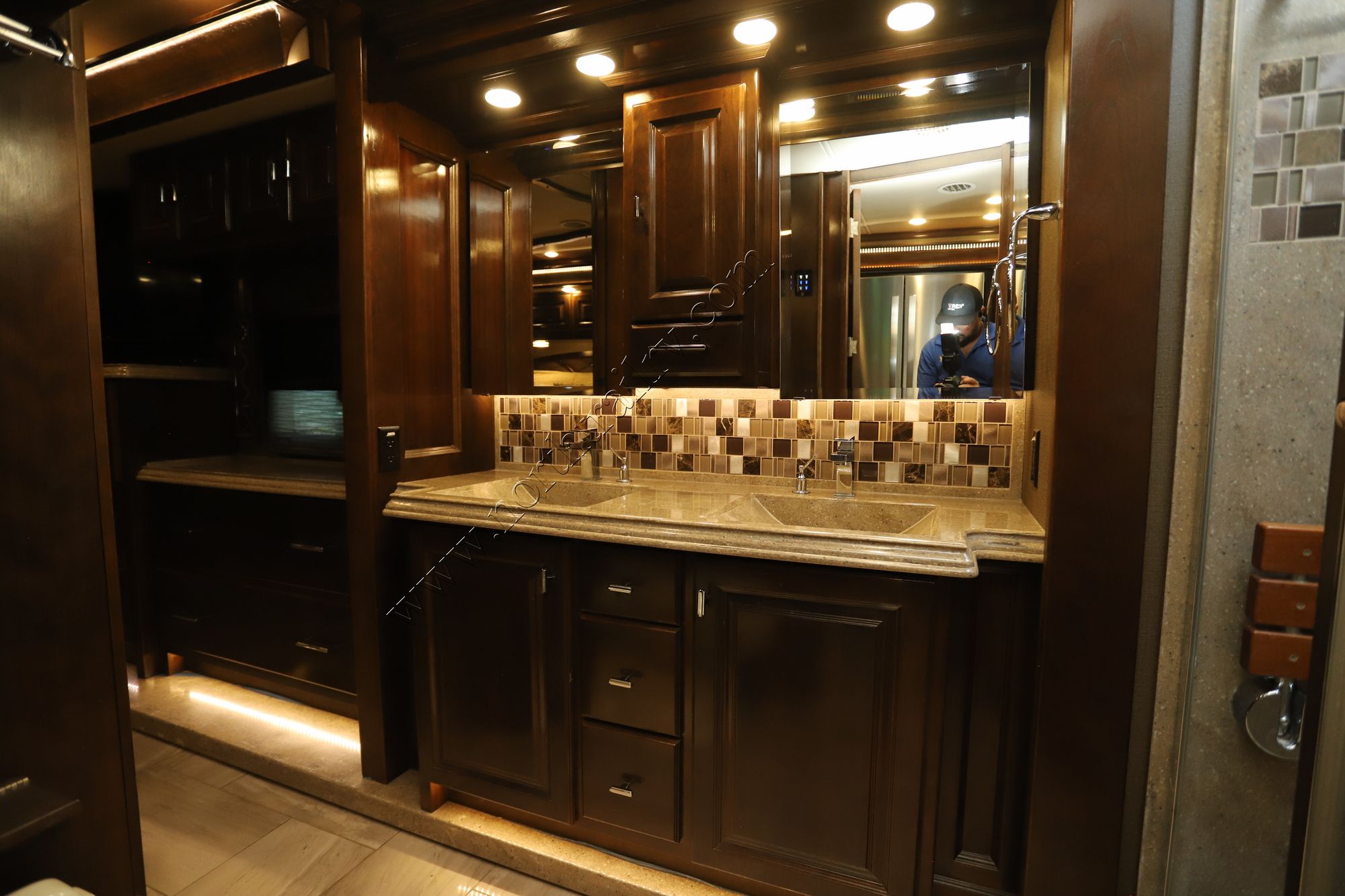 Used 2018 Tiffin Motor Homes Allegro Bus 37AP Class A  For Sale